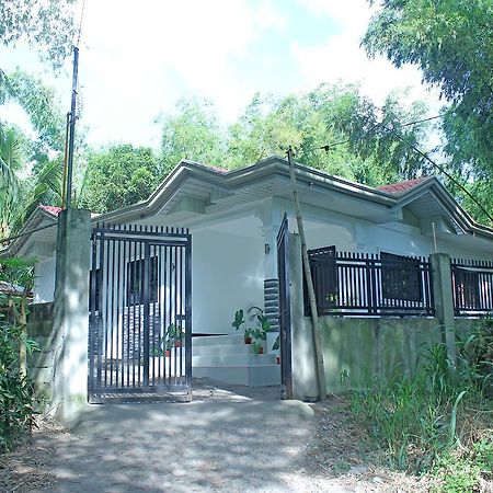Hanella'S Place Bacong  Екстериор снимка