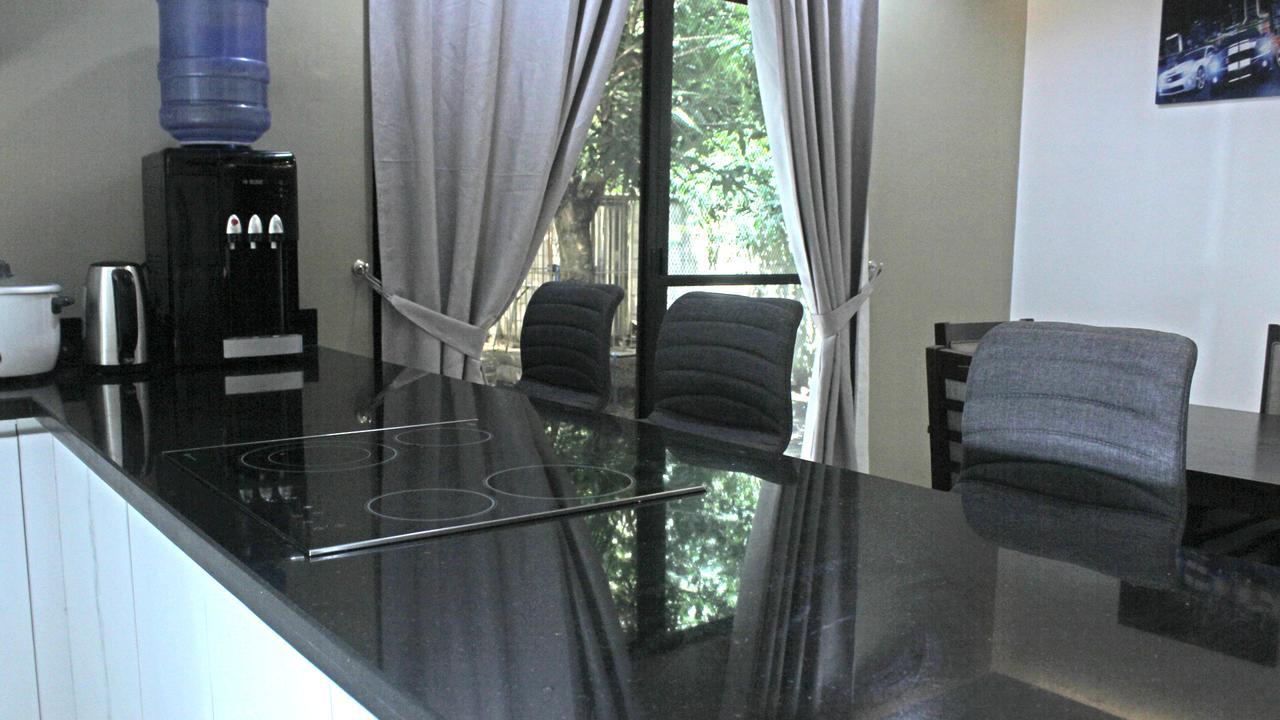Hanella'S Place Bacong  Екстериор снимка