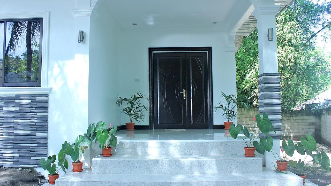 Hanella'S Place Bacong  Екстериор снимка